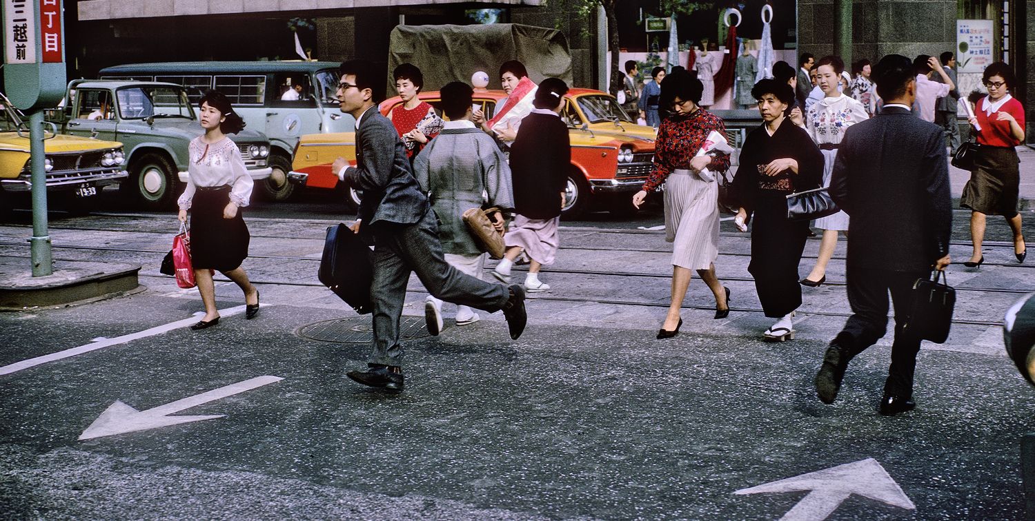 commuters in Tokyo Japan running across the street - Tokyo street scene - 1965 - Kodachrome - Tony Karp, design, art, photography, techno-impressionist, techno-impressionism, aerial photography , drone , drones , dji , mavic pro , video , 3D printing - Books -